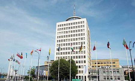 TS bo imel februarja kar dve skupščini