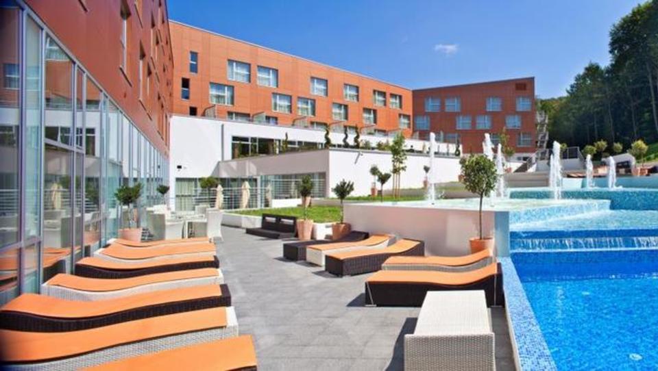 Podjetje, kjer direktor vodi kolesarsko vadbo zaposlenih