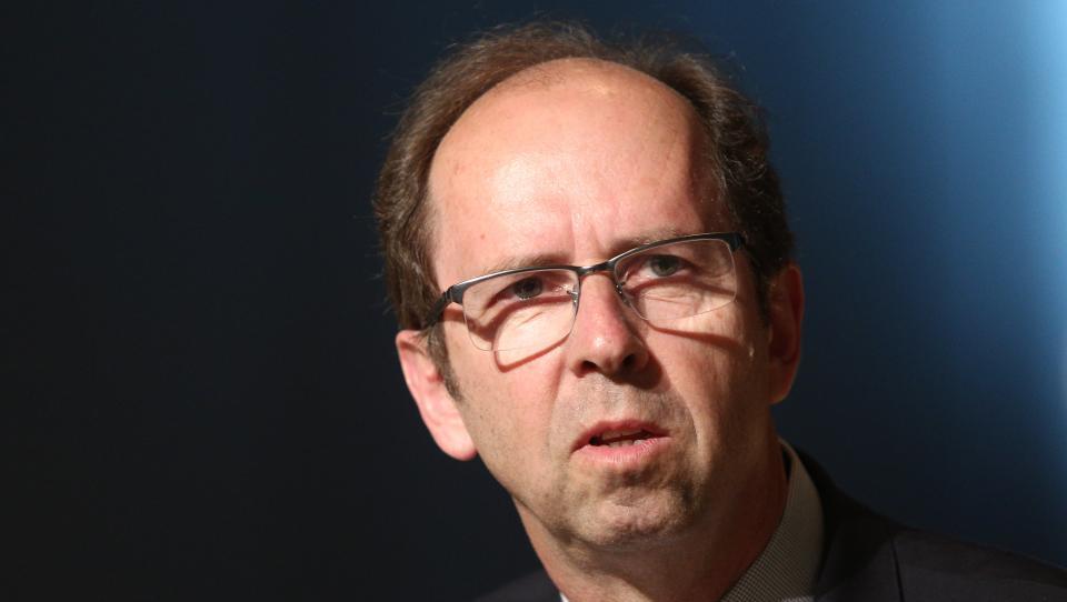 Mramor govori eno, dela pa povsem drugo!