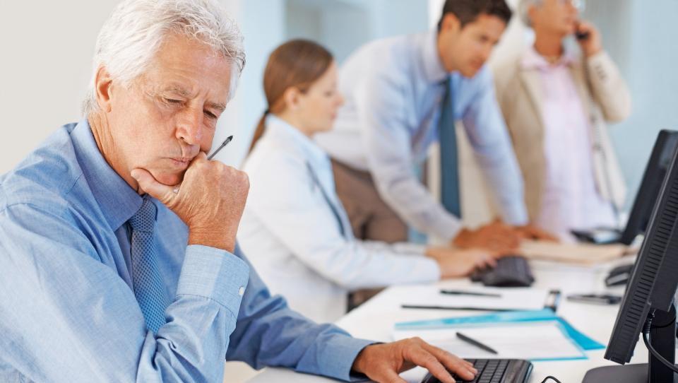 Med brezposelnimi ostajajo starejši in dolgotrajno brezposelni