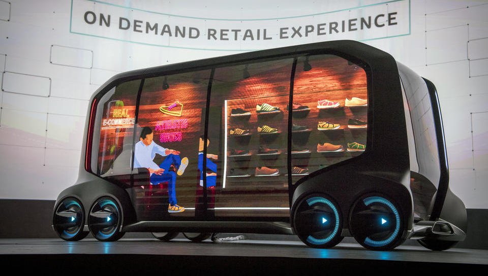 Avto postaja intimni prostor, avtonomni dostavnik ali potujoča...