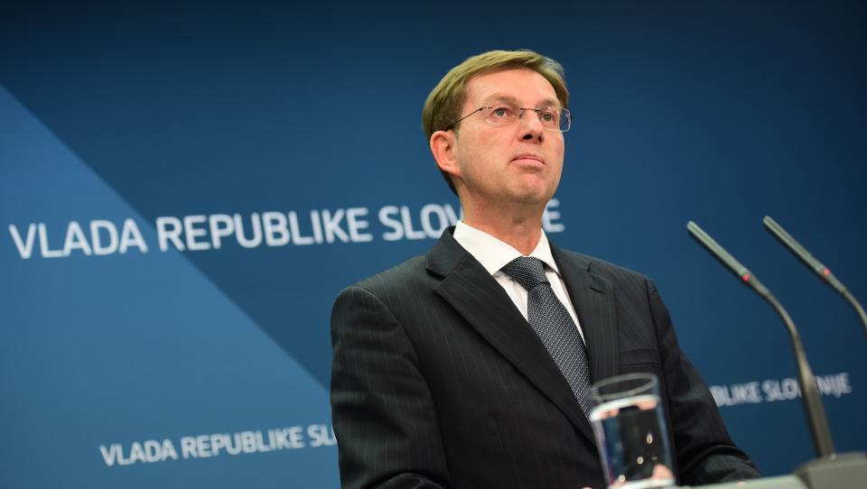 Kdo so Cerarjevi skrivni svetovalci iz gospodarstva